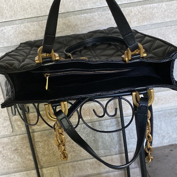 Zara purse. Black faux leather. Excellent condition. Used 2-3 times. - Picture 4 of 10